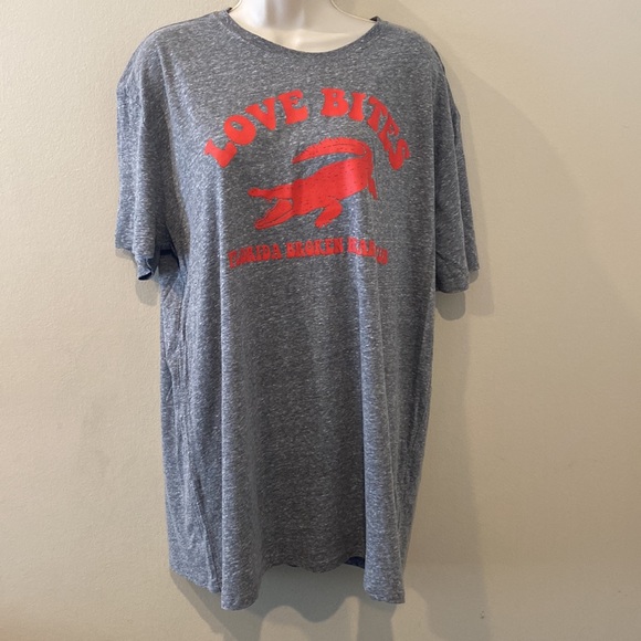Leisure Lounge Short Sleeve Crew Neck Love Bites Florida Broken Hearts Shirt XL - Picture 1 of 4